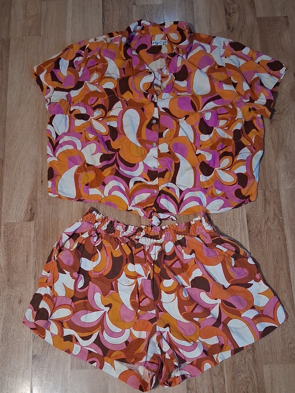 Ava & Viv Pink and Orange Retro Pattern Athletic Shorts